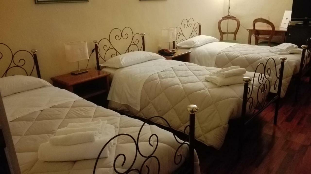 Hotel Camerlengo Corridonia Buitenkant foto